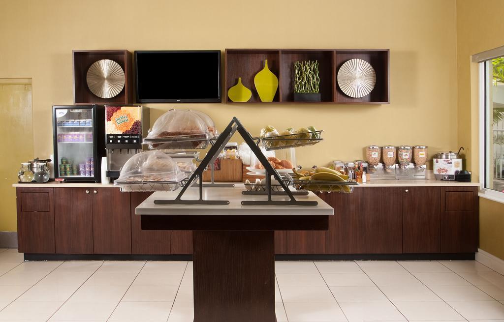 Springhill Suites Fort Lauderdale Airport Дейния Бийч Екстериор снимка