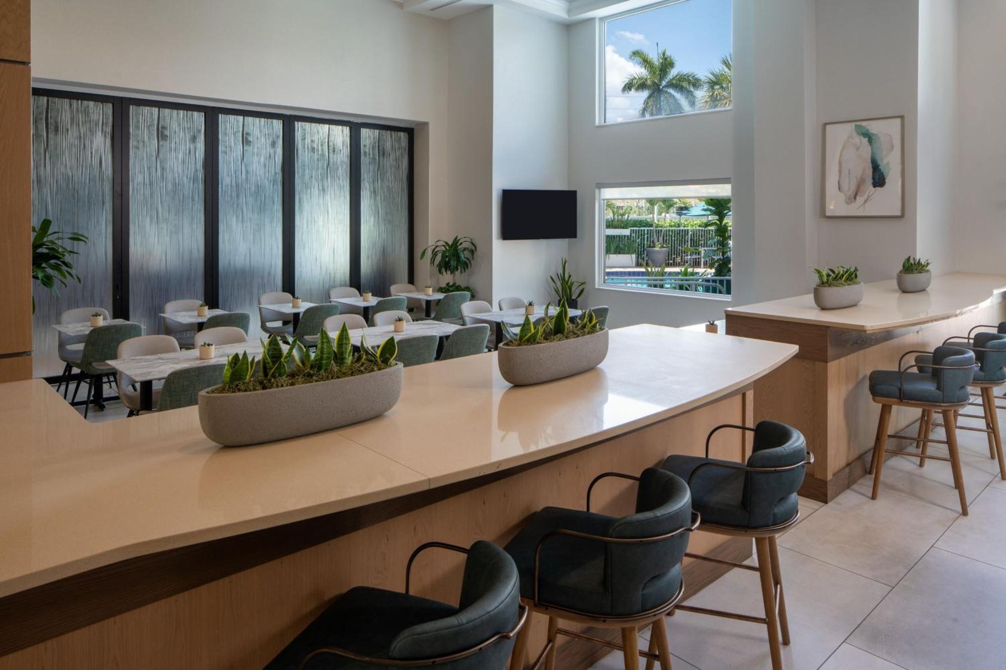 Springhill Suites Fort Lauderdale Airport Дейния Бийч Екстериор снимка