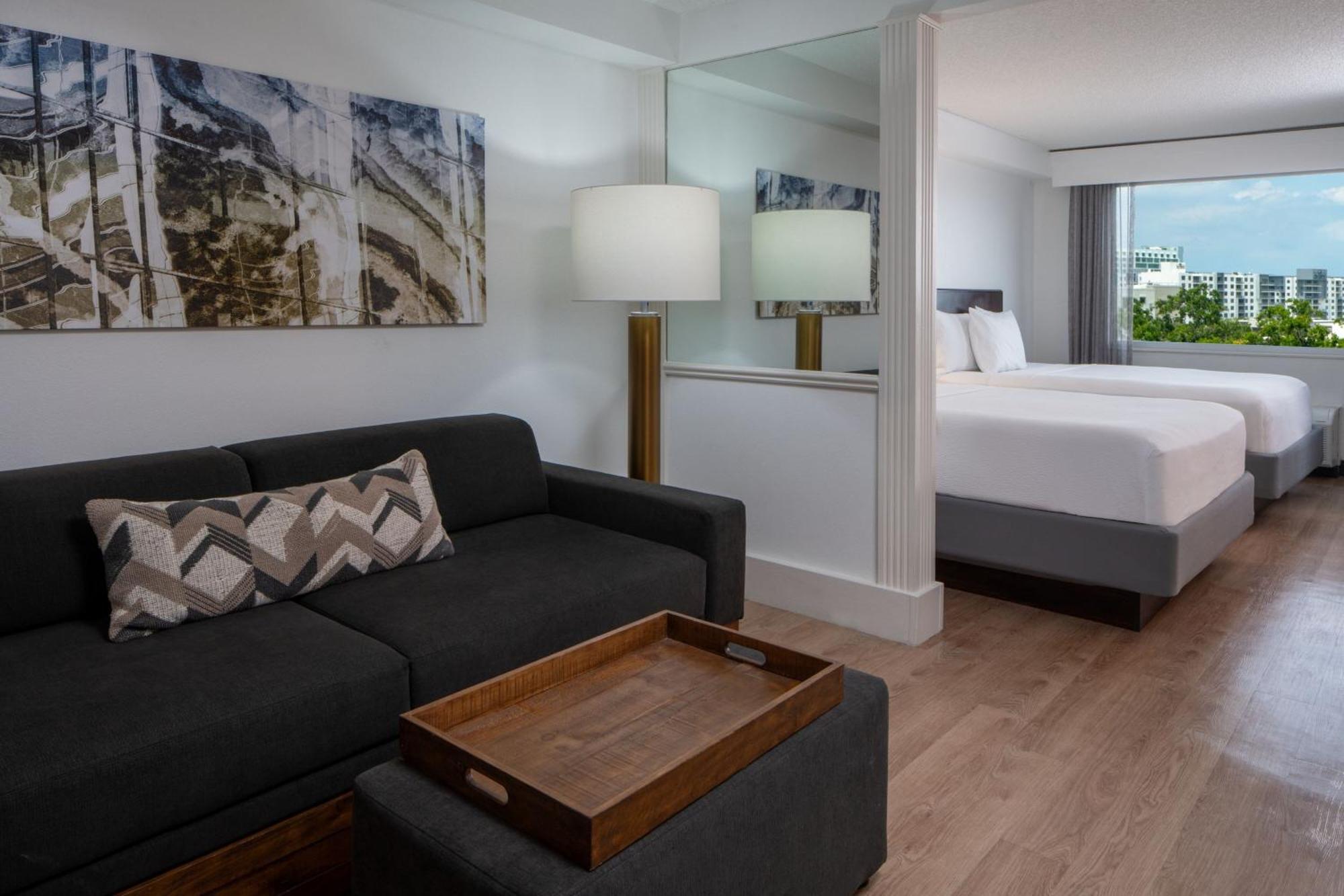 Springhill Suites Fort Lauderdale Airport Дейния Бийч Екстериор снимка