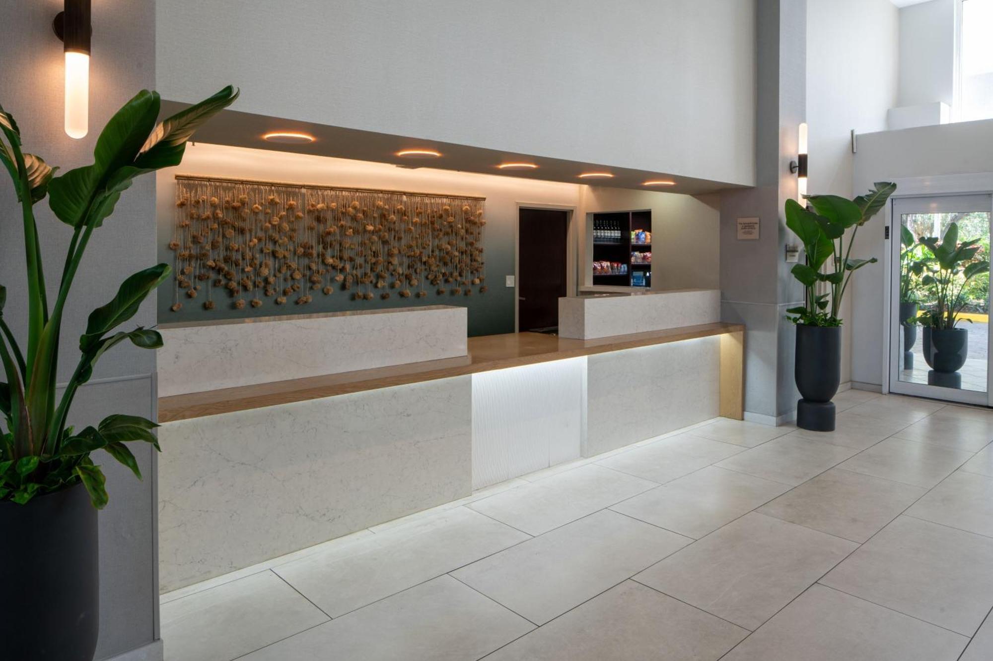 Springhill Suites Fort Lauderdale Airport Дейния Бийч Екстериор снимка